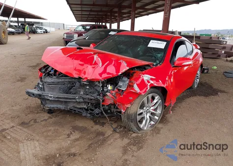 2013 Hyundai Genesis 3.8 Track z USA, uszkodzony, nr VIN KMHHU6KJ8DU108439